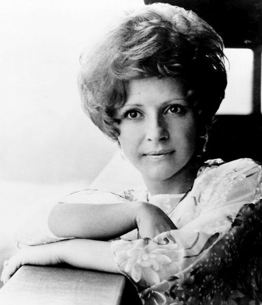 Brenda Lee – Biography, Songs, Albums, Discography & Facts
