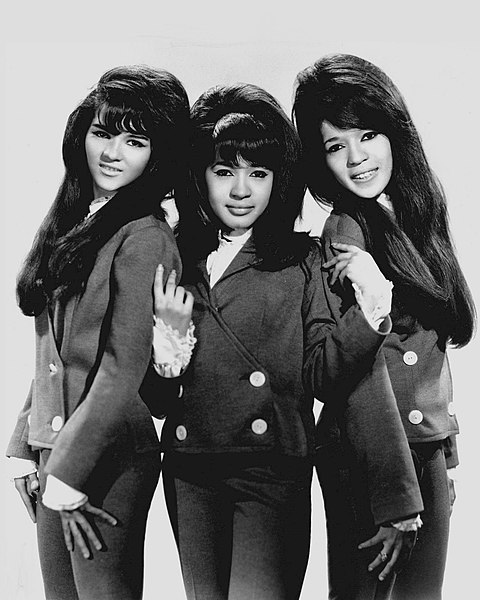 The Ronettes – Biography, Songs, Albums, Discography & Facts
